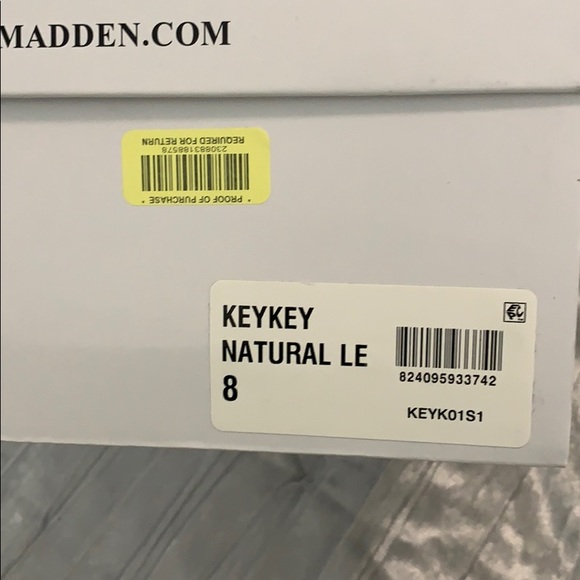 Sandals - Picture 4 of 4